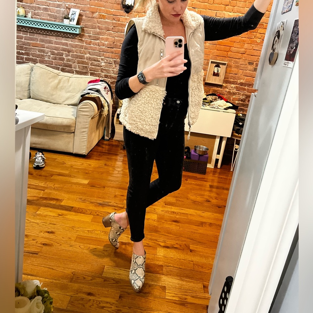 ABERCROMBIE + FITCH FAUX SHEARLING VEST